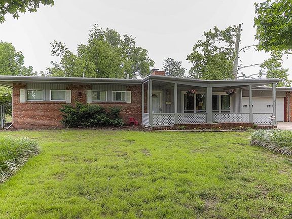 4th image of 1780 E 60th Pl