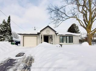 35 Waddington Cres, Toronto, ON M2J 2Z9