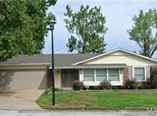 523 Windsor Mill Dr, Ballwin, MO