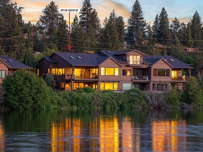 897 SW Theater Dr, Bend, OR, 97702