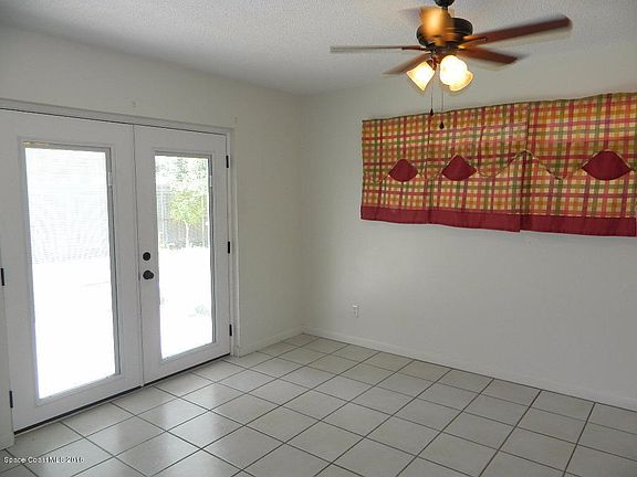 5th image of 1105 Conquistador Dr