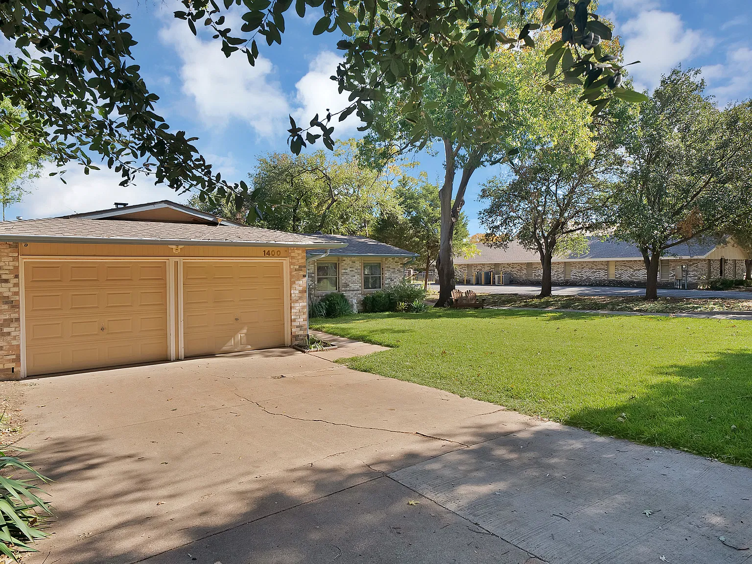 3 bed, 1209 sqft, $2,400 — Photo 4