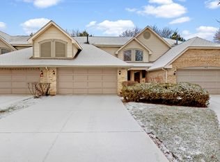 142 Benton Ln, Bloomingdale, IL 60108