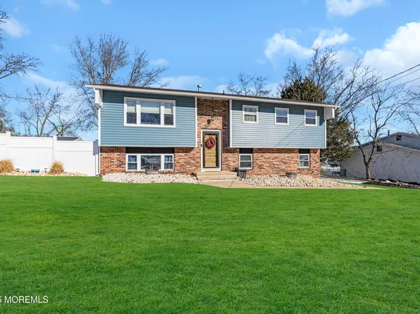 6 Arkansas Drive, Jackson, NJ 08527