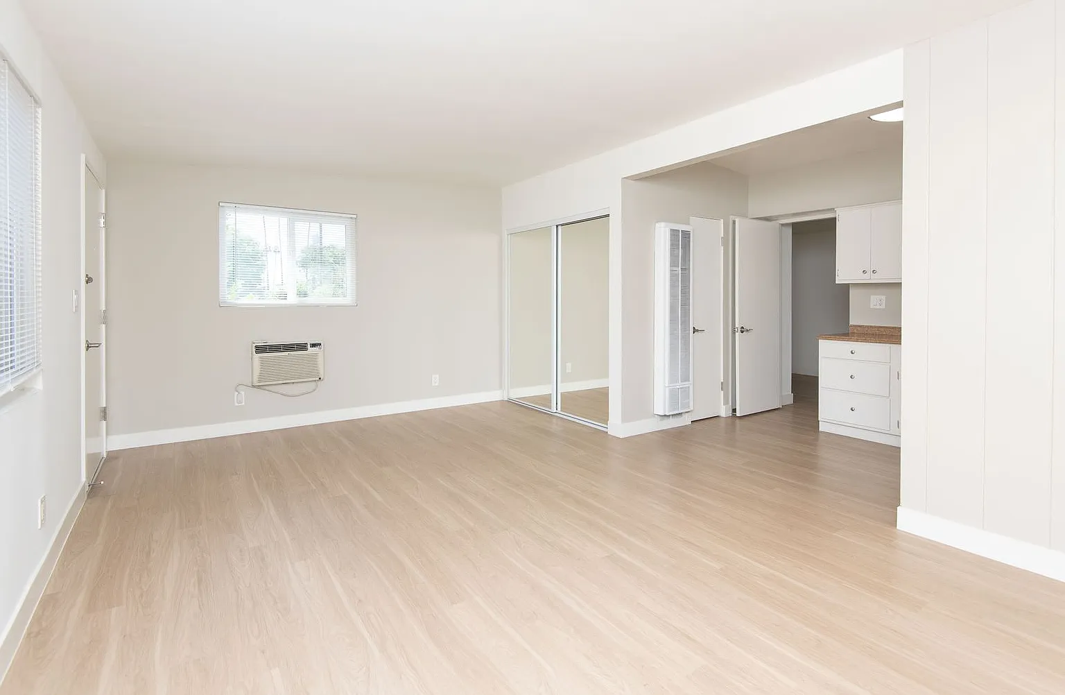 200-206 Maple — Photo 4