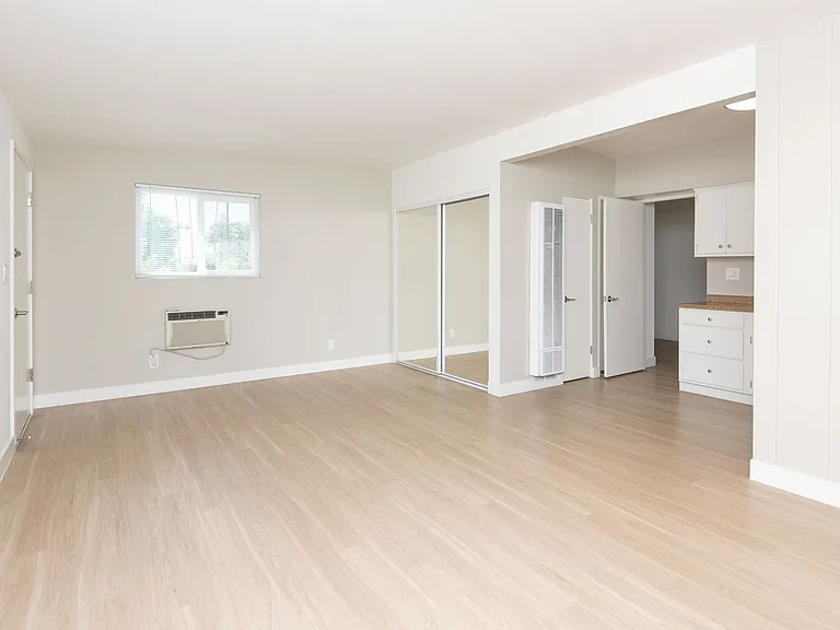 200-206 Maple — Photo 12