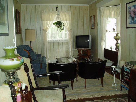 House 1 - Livining Room