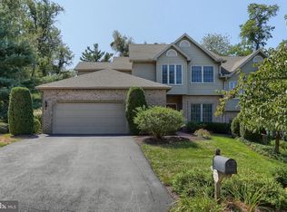 2 Crain Cir, Lemoyne, PA