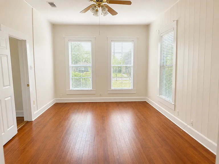 1300 Blackford Oakes — Photo 5