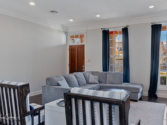 4th image of 3041 Newberry Ln