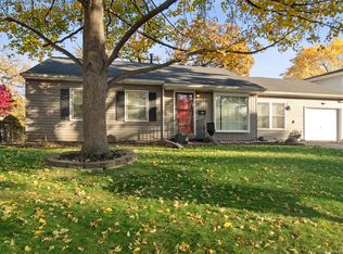 36 Crestview Ter, Buffalo Grove, IL 60089