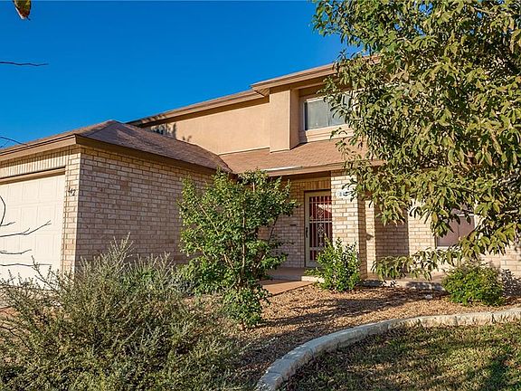 2nd image of 842 Camelback Dr