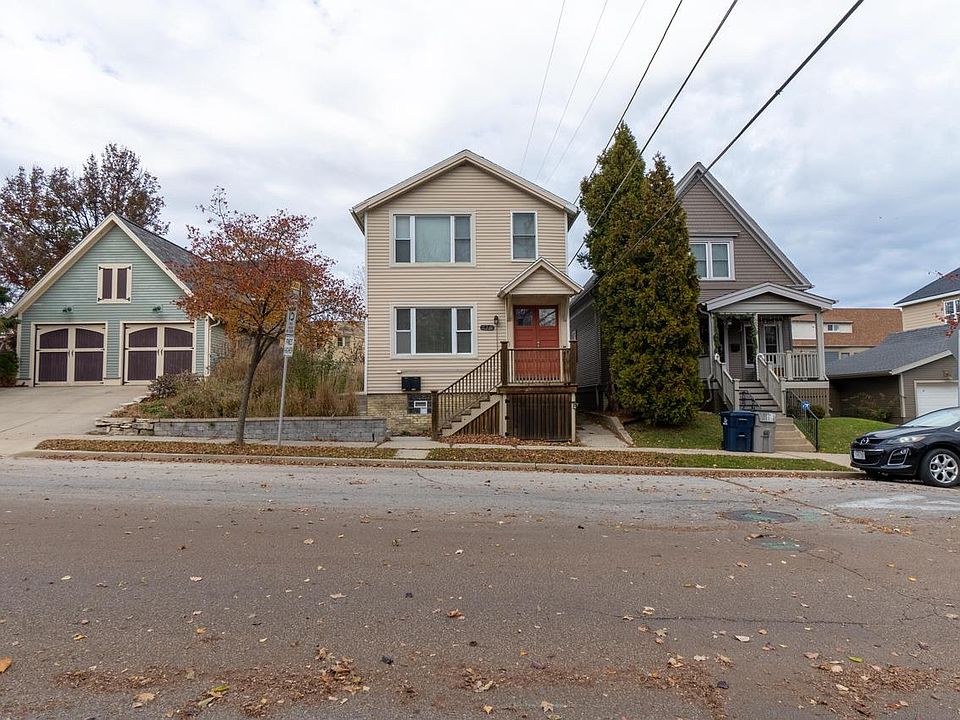 1st image of 216 E Brown STREET