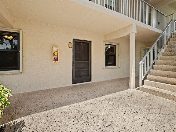 5th image of 5561 Lakeside Drive #106