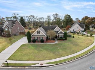 107 Carlton Cash Dr, Hazel Green, AL 35750