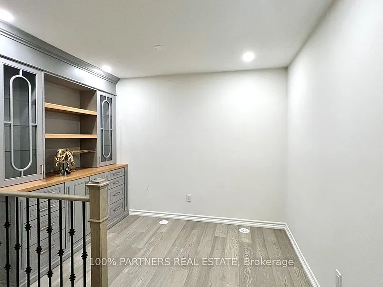 15 Eaton Park Ln #23 — Photo 1