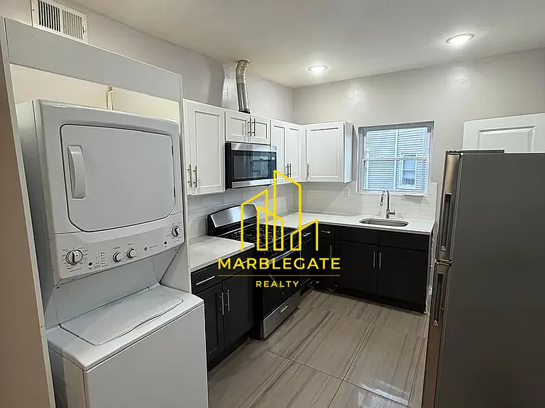 43 N 16th St #11 — Photo 1