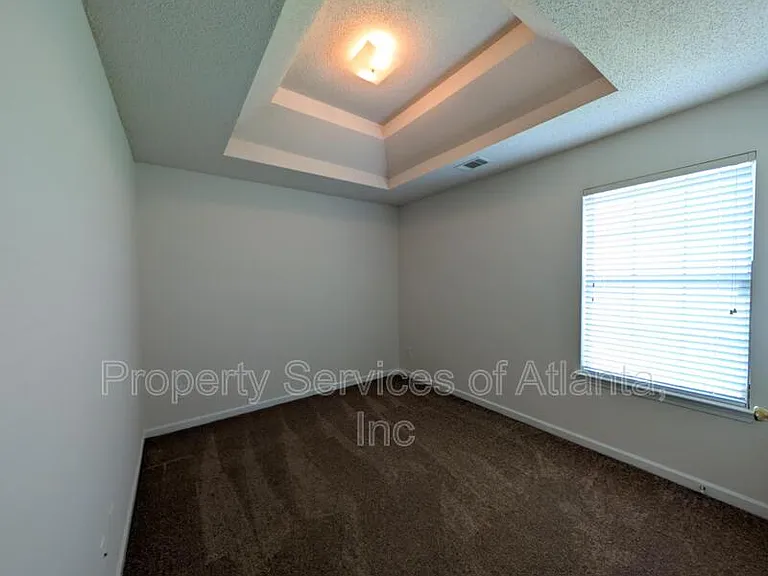 2047 Mulberry Ln — Photo 6