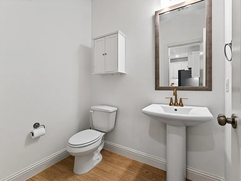 8900 Magnet Dr — Photo 13