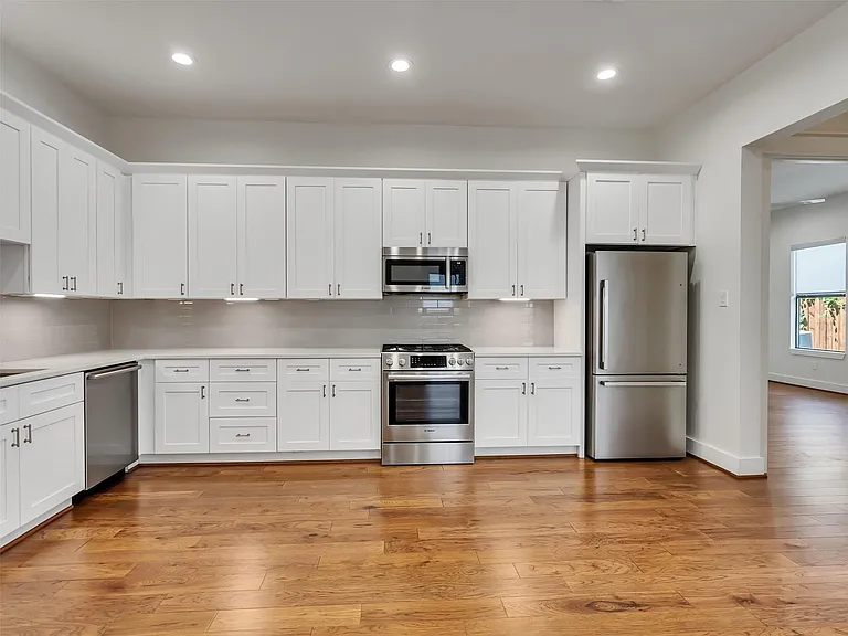 10330 Grove Row Ave — Photo 9