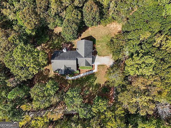 3rd image of 830 Lord Fleming Rd