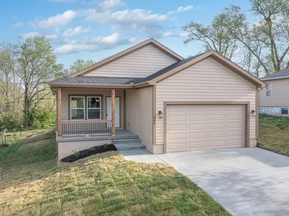 211 W Insley Ave, Bonner Springs, KS 66012