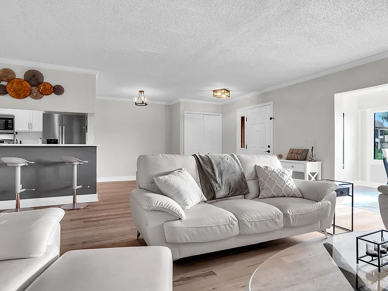 10192 Seminole Island Dr — Photo 12