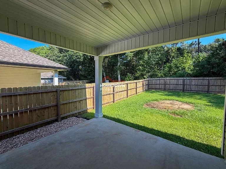 220 Camellia Dr — Photo 32