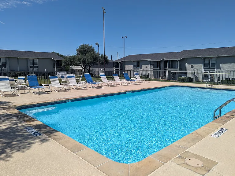 Heritage Hill Apartments — Photo 2