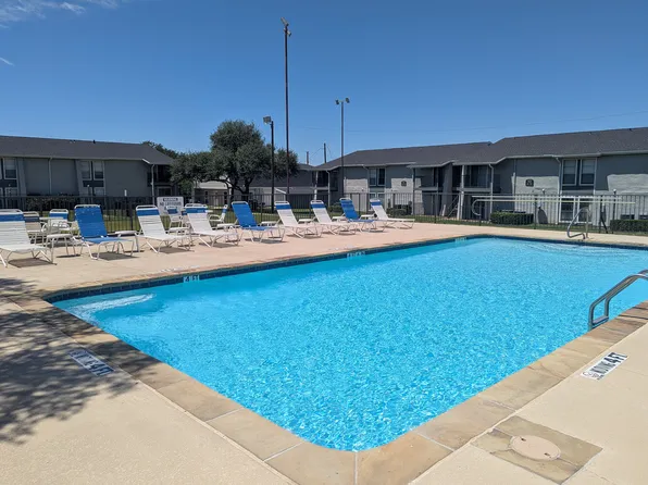 Heritage Hill Apartments, 301 N Heritage Pkwy #18E, Sherman, TX 75092