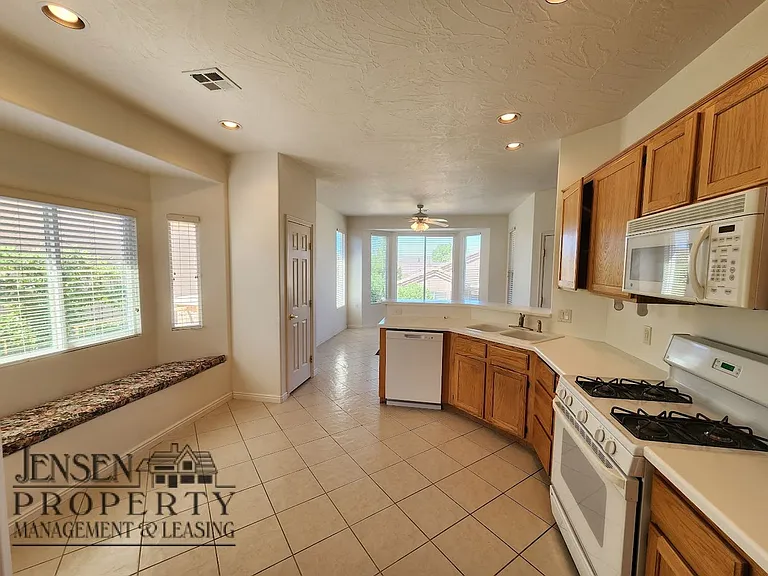 4494 Secret Springs Dr — Photo 5