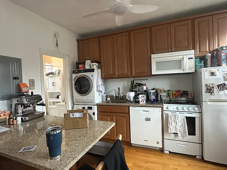 9 Charter St #4F — Photo 1