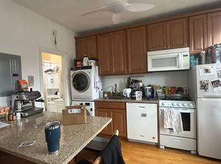 9 Charter St APT 4F, Boston, MA 02113