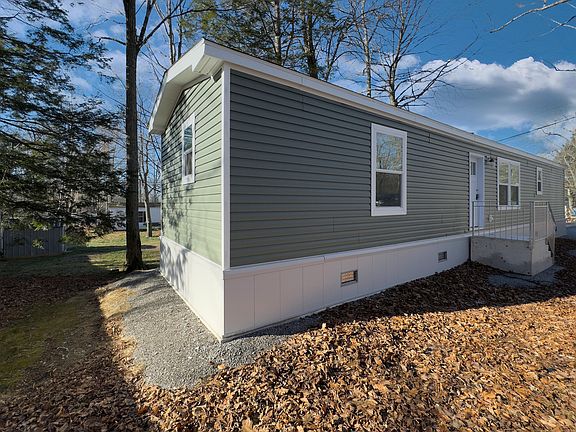 3rd image of 970 Gardiner Road