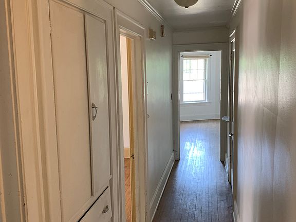 3rd image of 529 W Vine St #3