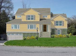 9 Central Dr, Manhasset, NY 11030