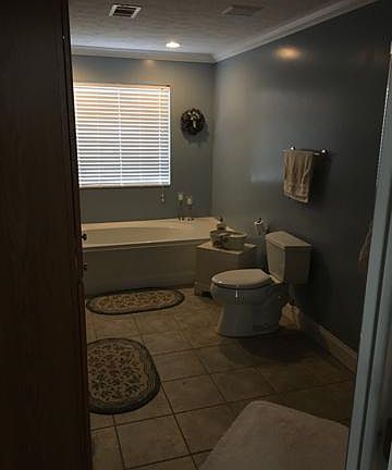 5th image of 128 N Park St