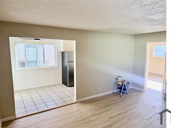 587 105th Ave APT 3