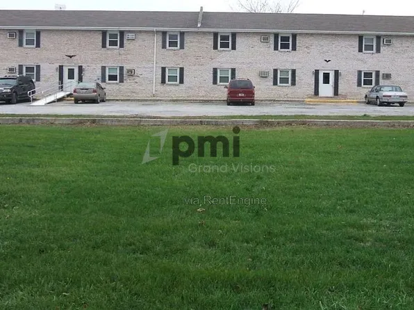 465 E Main St, Warrensburg, IL