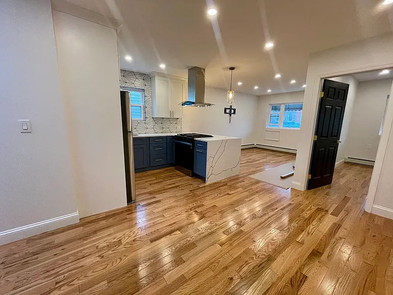 1045 Revere Ave #2 — Photo 15