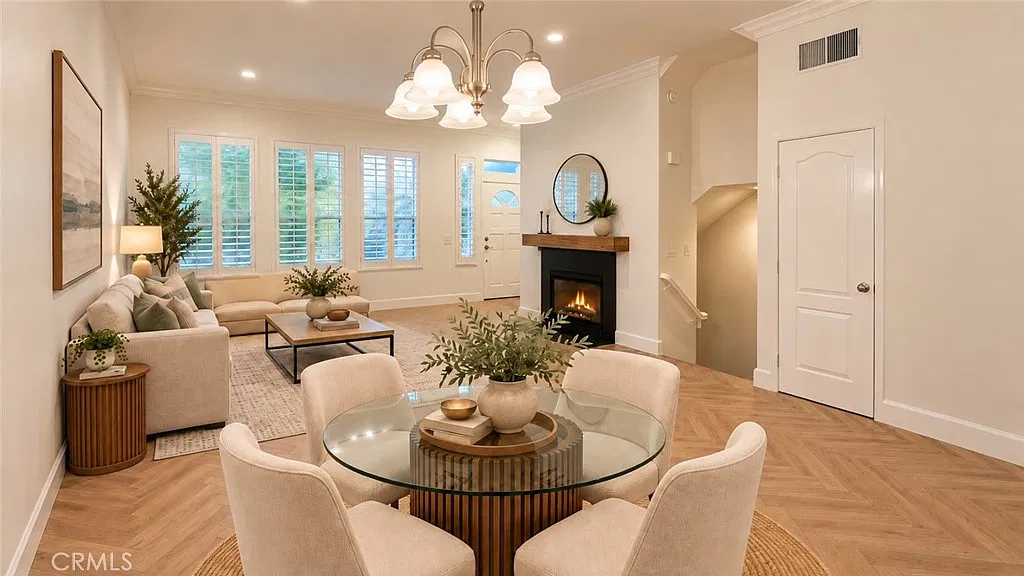 2 bed, 2.5 bath, 1440 sqft, $3,600 — Photo 3