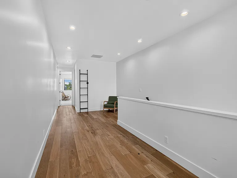 2100 E Island Cove Ln — Photo 20