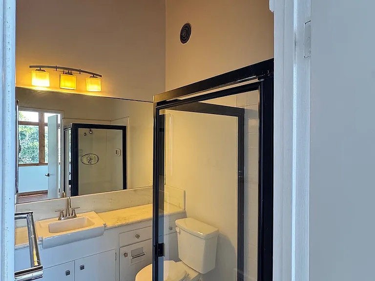 2428 Beverly Ave #A — Photo 55