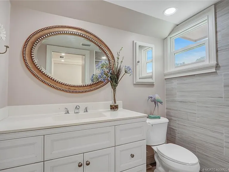 64 NE Acacia Trl — Photo 26