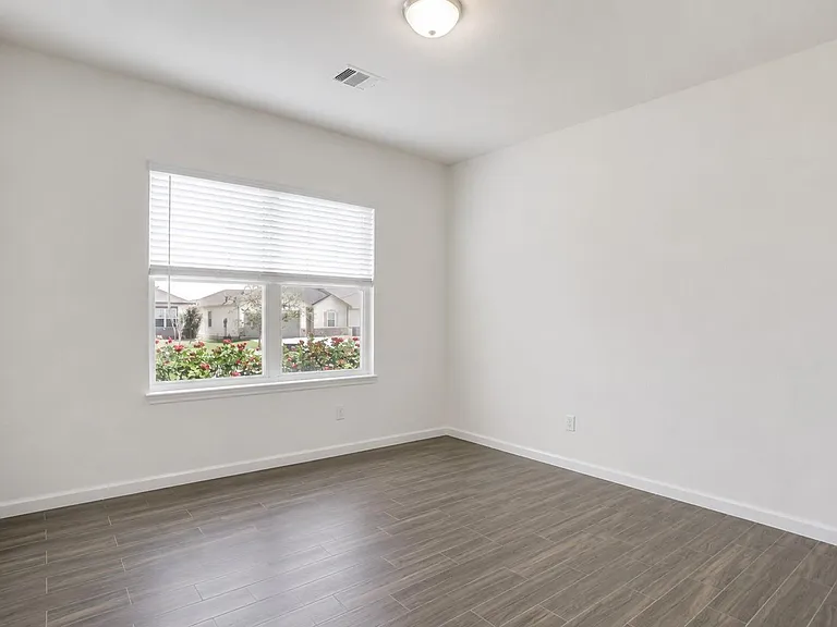 1028 White Birch Ln — Photo 11