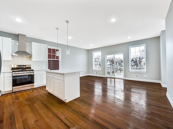 4th image of 16 Hawthorne Ave #1