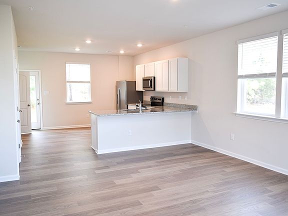 2nd image of 872 Mersey Ln