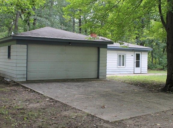 5th image of 8942 27th Ave