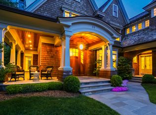 35 Burnham Hl, Westport, CT 06880