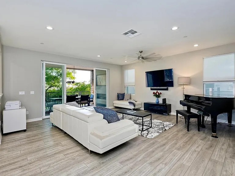 16242 Camden Cir — Photo 7